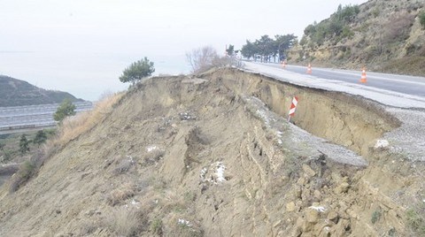 1800 Yıllık Duvar Heyelanla Yıkıldı