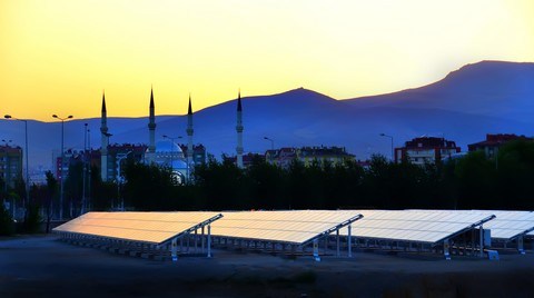100 Önemli Yatırımcı Güneş Enerjisi için Tetikte Bekliyor