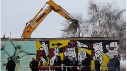 Berlin Duvarı Yıkıldı, Çünkü Konut Yapılacak! 