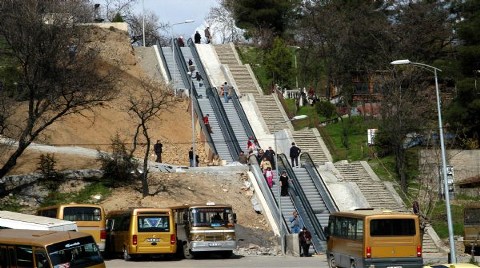 Şehrin Ortasına Yürüyen Merdiven!