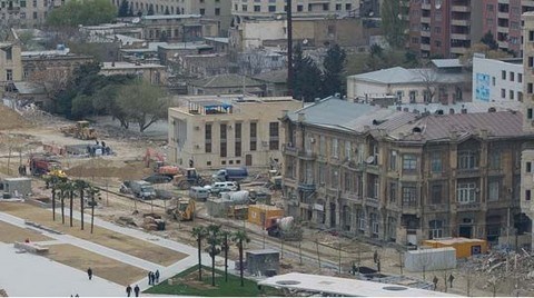 Yol İçin Tarihi Bina Kaydırılacak