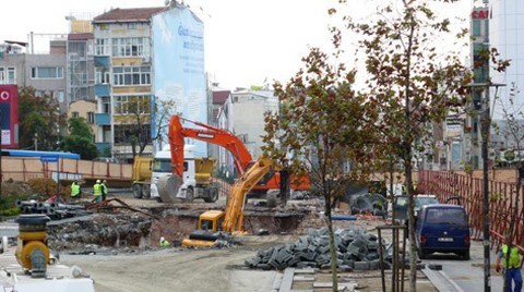 Taksim Kazılarında 17.Yüzyıla Ait Mezar Taşları Bulundu!