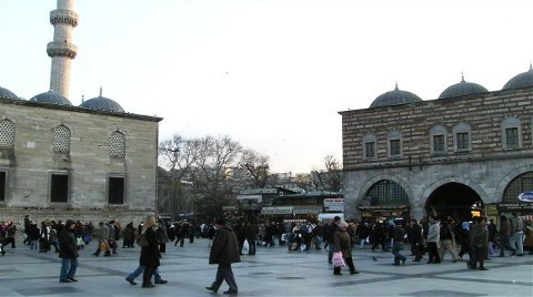 Tarihi Meydanlarda Çirkin Yapılar