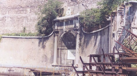 Haliç Tersanesi kuruhavuz duvarı / 1996