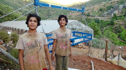 Evlerine Ulaşmak için Teleferik Yaptılar