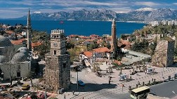 "Antalya hala Kaleiçi’ndeki 53 Yapının Nasıl Yıkılacağını Tartışıyor"