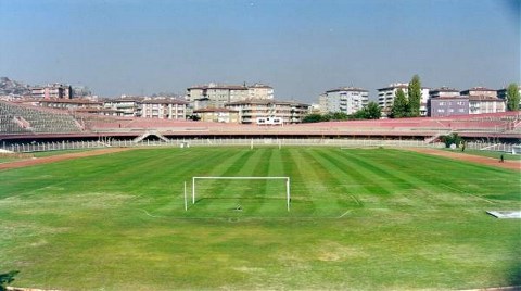 Halk Stadyumda İmar Değişikliğine İsyan Etti!