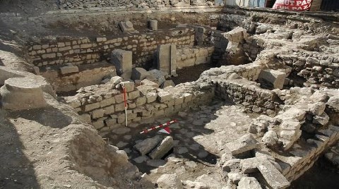 Müze, Kilise için Yedi Kez Uyarmış