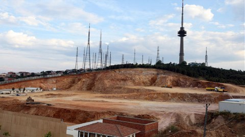 Çamlıca Camii Yolu Yarıladı 