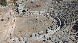 İznik Roma Tiyatrosu’nda Kurtarma Kazıları