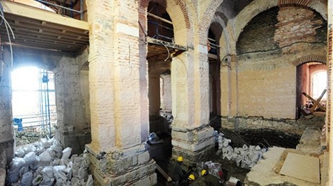 Ortaköy Camii'ne Kaçak Kat Çıkmışlar