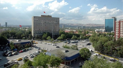 Başkent'in Meydanları Otopark ve Kavşak Oldu!