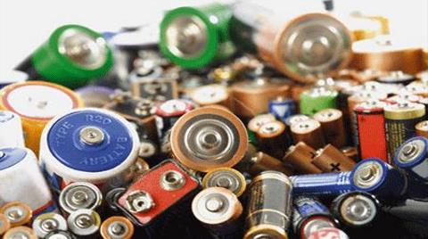 Bir Pil, 11 Kişinin Yıllık Su İhtiyacını Kirletiyor
