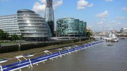 Londra Thames Nehri’ne Yüzen Bisiklet Yolu