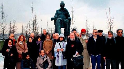 Moloz Yığınları İçindeki Yaşar Kemal Heykeli Taşındı
