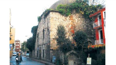 500 Yıllık Tarihi Hamam Ölüyor