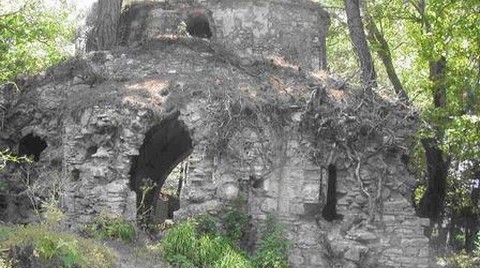 Kurşunlu Manastırı Çökmek Üzere