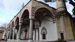Duvarda 5 Asırlık Güneş Saati