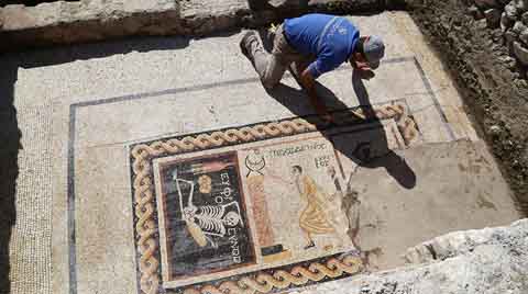 Antakya'da M.Ö. 3. Yüzyıla Ait Mozaik Bulundu