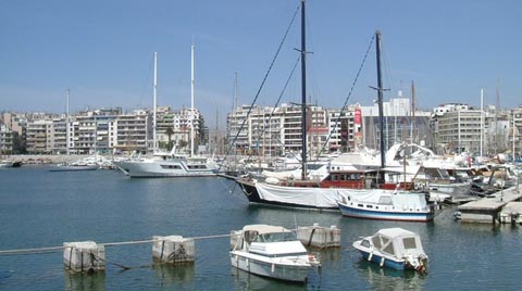 Yunanistan En Büyük Limanını Sattı
