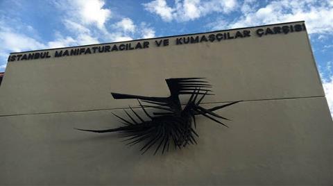 Kuzgun Acar'ın Heykeli Unkapanı'na Geri Döndü