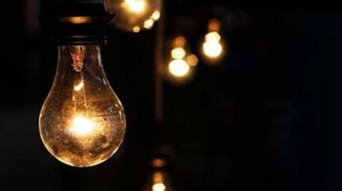 İstanbul'daki Elektrik Kesintisi Maliyeti Artırdı