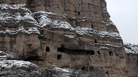 Friglerin 3 Bin 200 Yıllık Kaya Evleri Turizme Kazandırılacak