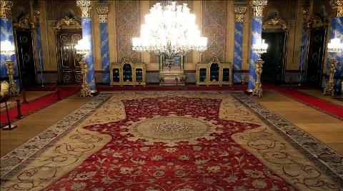 Beylerbeyi Sarayı'ndaki 136 Metrekarelik Halı Restore Edildi