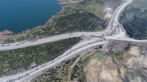 Kilometrelerce Hafriyat Kamyonu Kuyruğu Havadan Görüntüledi