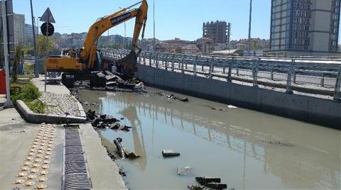 Kazı Çalışması Su Borusunu Patlattı