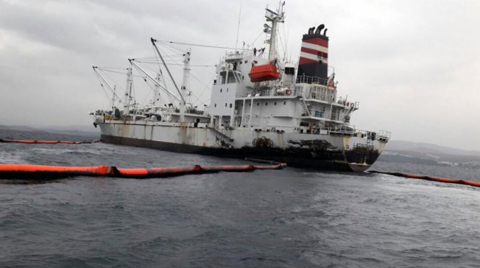 Çeşme'de Deniz Yakıttan Temizlendi