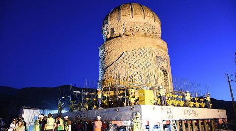 Tarihi Zeynel Bey Türbesi'nin Taşınma İşlemi Başladı