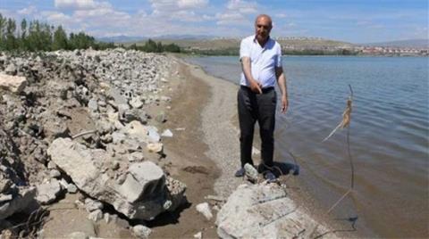 Sahile Binlerce Ton Hafriyat Döktüler!