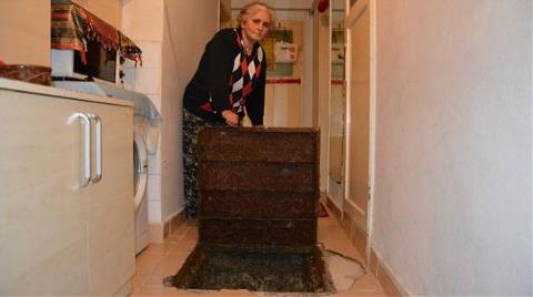 Evinin içinden Geçen 'Kanalizasyon' için Hukuk Mücadelesi Başlattı
