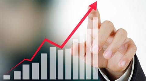 “Büyüme Yerine Enflasyona Odaklanılmalı”