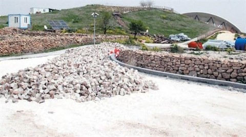 Dünyanın En Eski Anıtsal Tapınağı Göbeklitepe’yi Koruyan Yok
