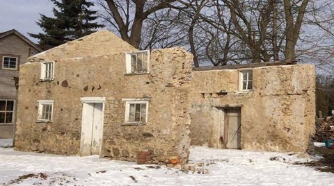 Çatısı Bile Olmayan Evi Saraya Çevirdi