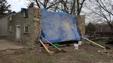 Çatısı Bile Olmayan Evi Saraya Çevirdi