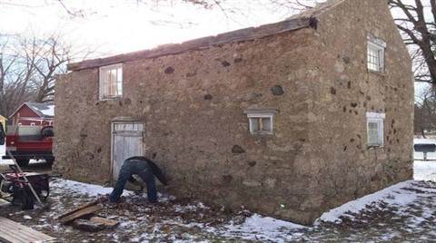 Çatısı Bile Olmayan Evi Saraya Çevirdi