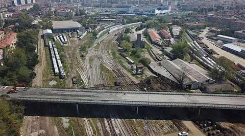 Tıbbiye Caddesi Üzerindeki Köprü Yıkılıyor