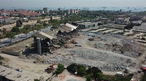 Abdi İpekçi Spor Salonu'nun Yüzde 90'ı Yıkıldı