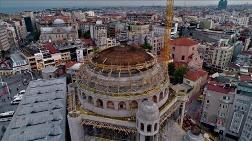 Taksim Camisi'nde Minareler Yükseliyor