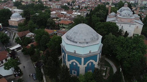 Adını Seramiklerinin Renginden Alan Külliye