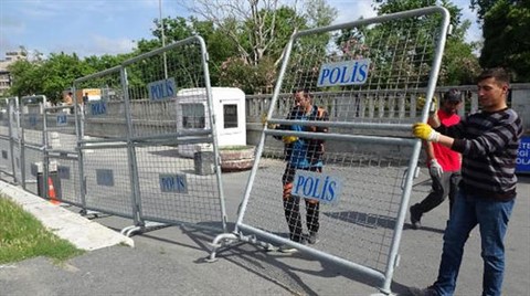 Gezi Parkı Boşaltıldı, Yollar Kapatıldı