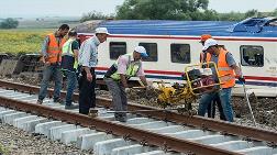 Tren Kazası Bölgesinde Raylar Yenileniyor