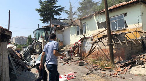 Tapularını Beklerken Gecekonduları Yıkıldı
