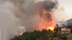 Ormanlık Alanda Çıkan Yangın, Yerleşim Yerlerini Tehdit Ediyor