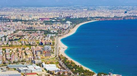 Antalya'da Korkutan Deprem