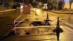 Kadıköy'de Yol Çöktü