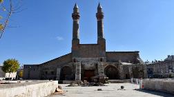 Tarihi Medrese'nin Altındaki Geçit Değil Altyapı